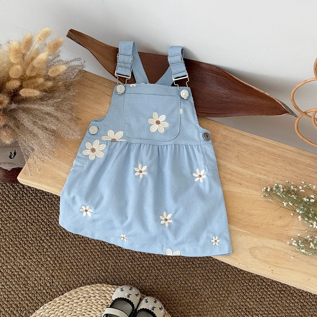 Vestido Infantil com Alças e Bordado Floral – Poppy