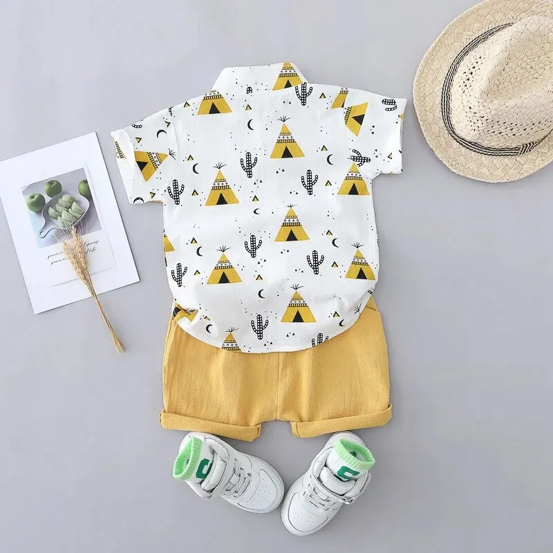 Conjunto Miguel – Camisa com Gola Alta e Shorts Estampados para Crianças