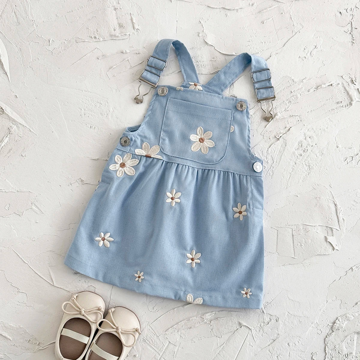 Vestido Infantil com Alças e Bordado Floral – Poppy
