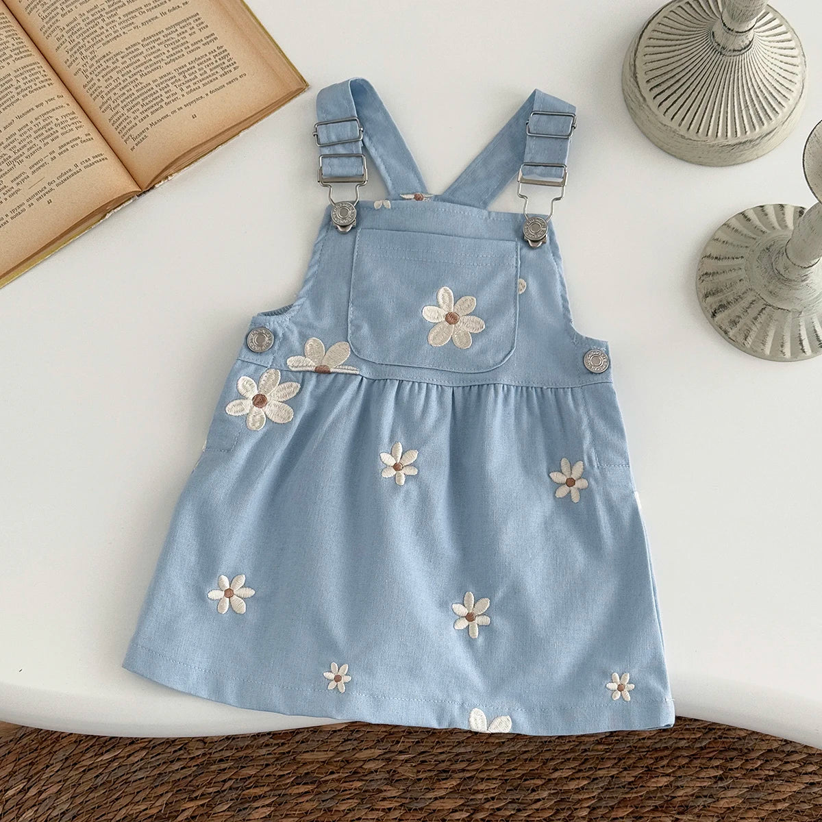 Vestido Infantil com Alças e Bordado Floral – Poppy