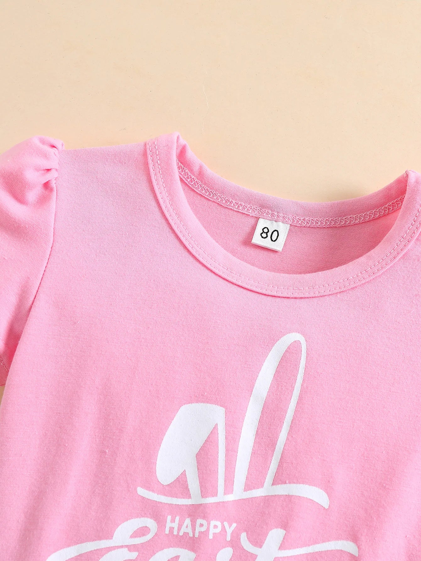 Conjunto Infantil “Coelhinha Feliz” – Camiseta + Saia Estampada