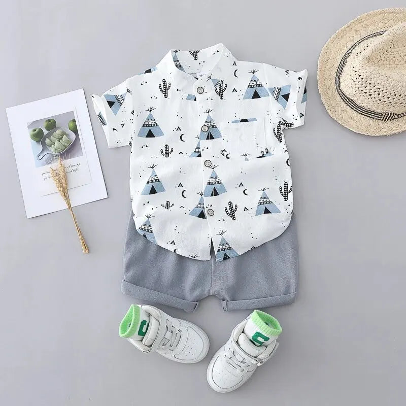 Conjunto Miguel – Camisa com Gola Alta e Shorts Estampados para Crianças