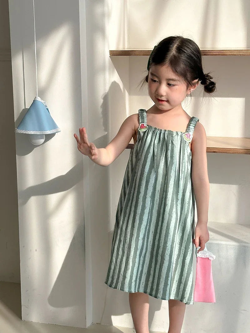 Conjunto Infantil de Verão – Camiseta Listrada com Shorts ou Vestido de Alça