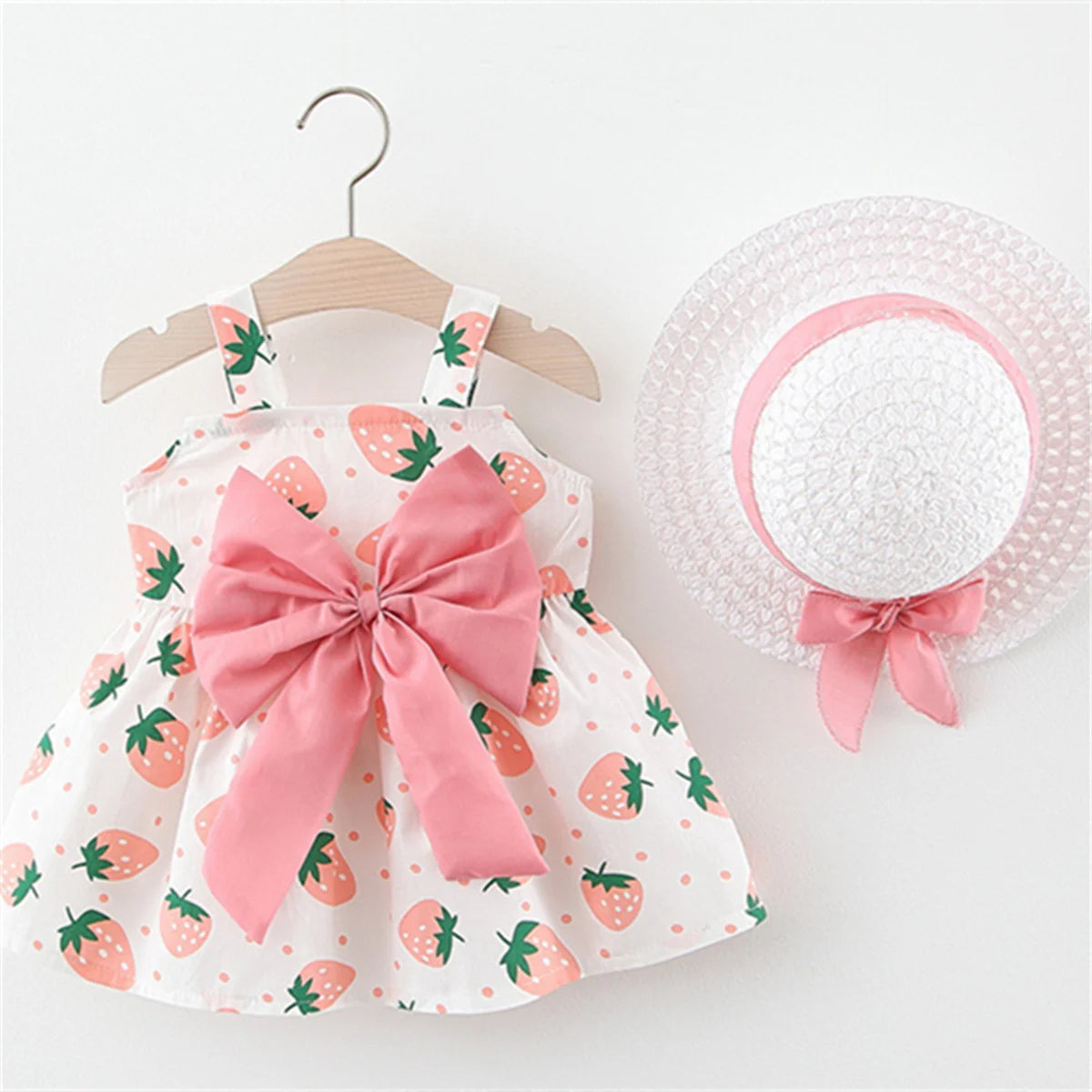 Vestido Infantil com Estampa de Morango e Chapéu – Berry
