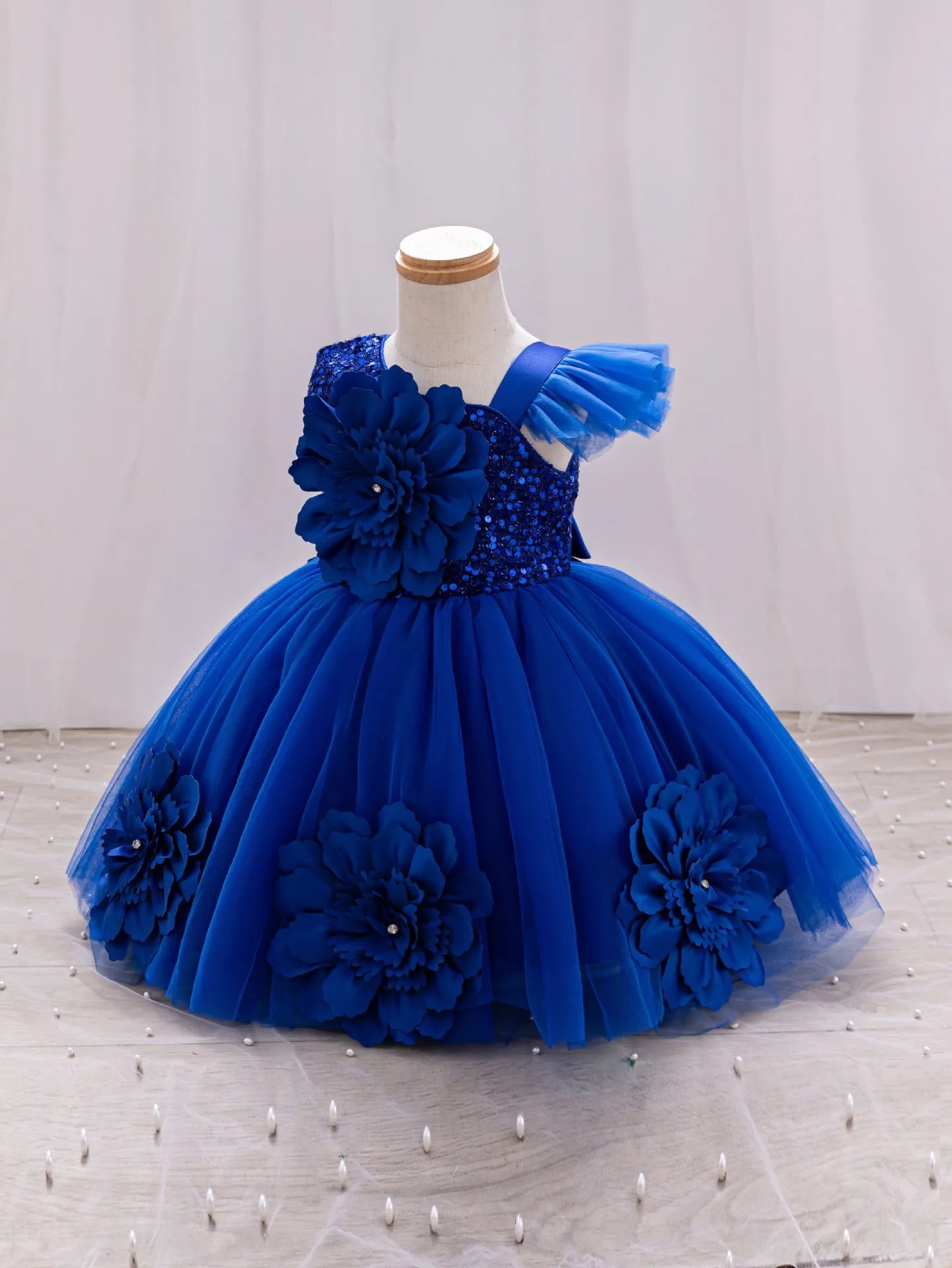 Vestido de Princesa  – Modelo Sem Manga com Borboletas 3D em Tule para Casamentos e Festas
