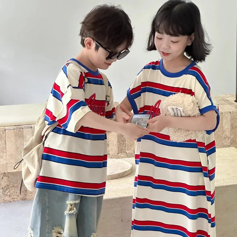 Conjunto Infantil Listrado Colorido – Camiseta Manga Curta + Vestido Médio Unissex