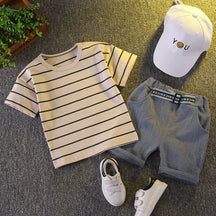Conjunto Infantil Verão Camiseta Listrada + Shorts 2 Peças