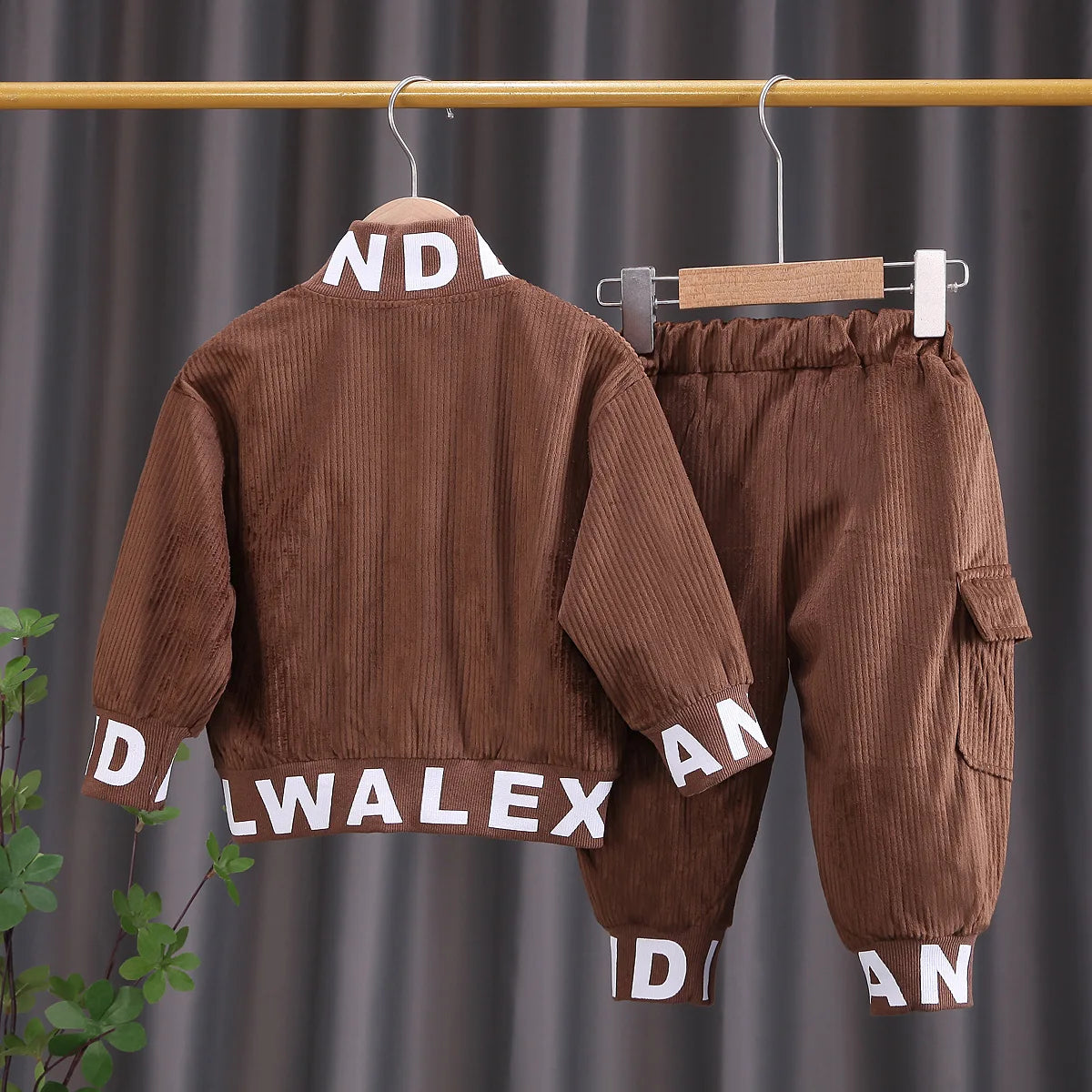 Conjunto Infantil “Lorenzo Veludo” – 2 Peças