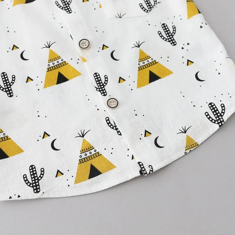 Conjunto Miguel – Camisa com Gola Alta e Shorts Estampados para Crianças