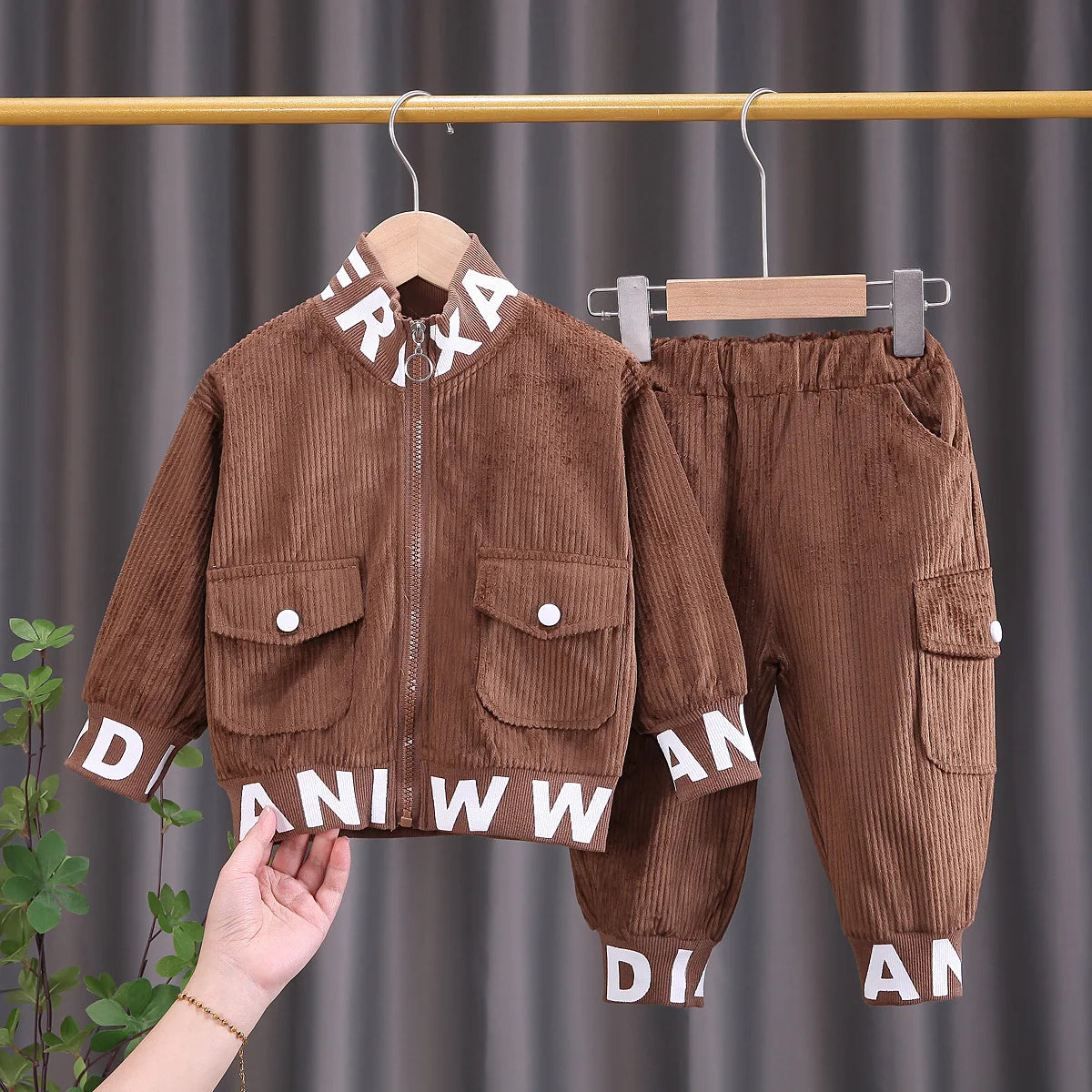 Conjunto Infantil “Lorenzo Veludo” – 2 Peças