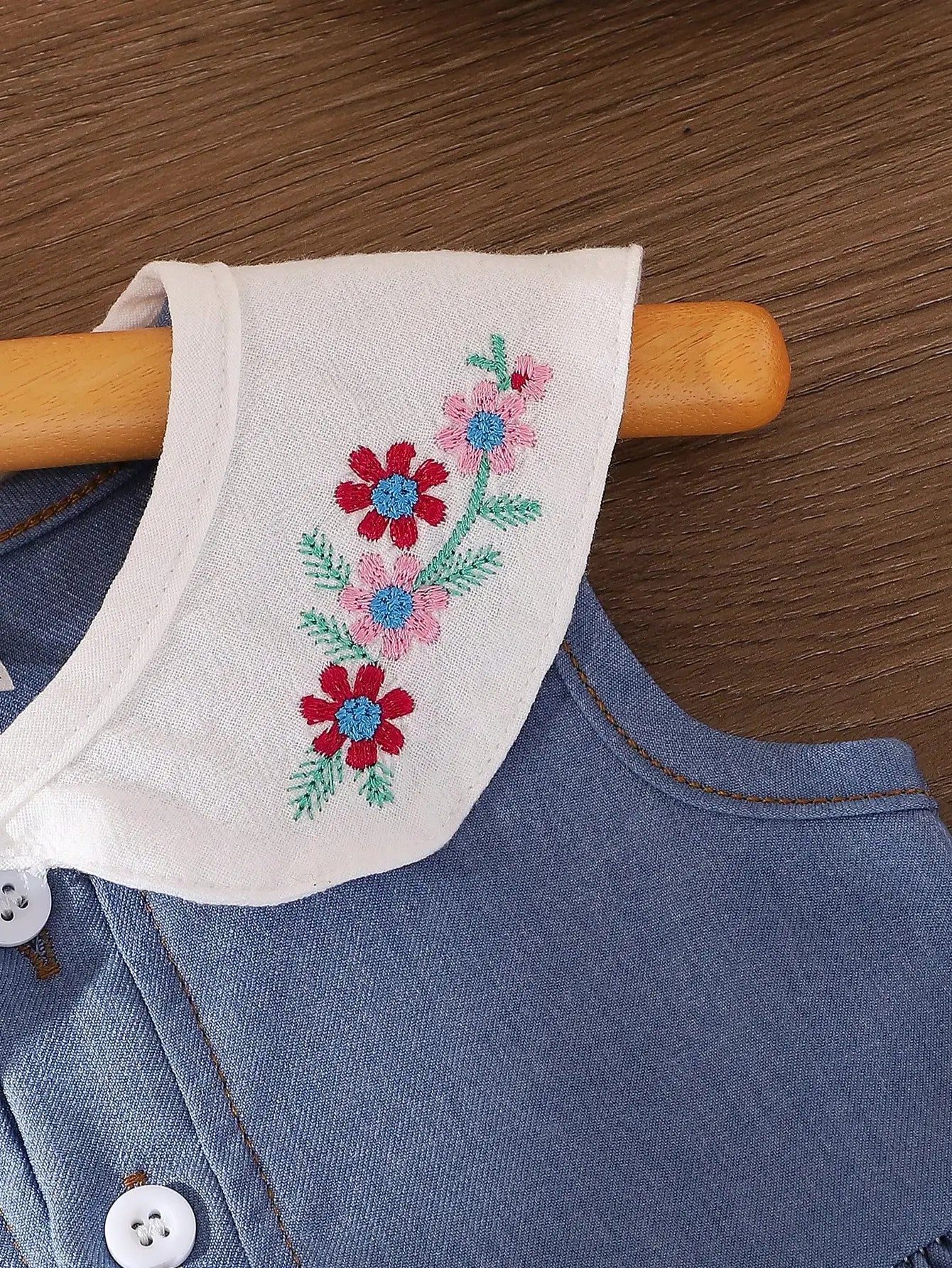 Vestido Menina Jeans com Gola Boneca – Summer Bloom